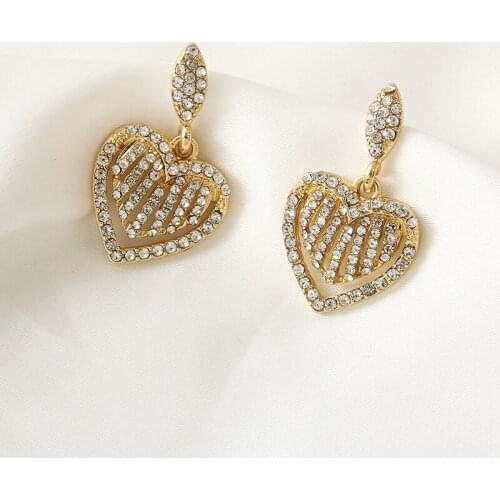 Punk Girl Earrings Korean Fashion New Earrings Wild Personality Shiny Crystal Heart Earrings Womens Clothing Manufacturers