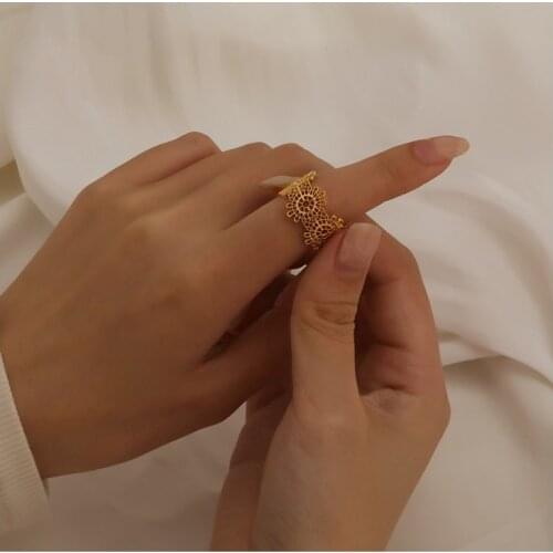 Brass With 18 K Gold Cutout Lace Floral Rings Women Jewelry Punk T Show Designer Club Cocktail Party Japan Korea Fashion