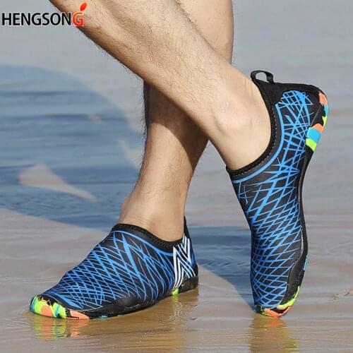 Summer Breathable Sports Shoes Men Women Beach Shoes Quick Dry Lightweight Beach Jogging Swimming Walking Shoes Couples 2020 New