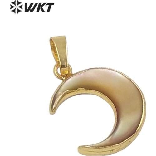 WT-P954 Wholesale Amazing Lovely Tiny Crescent Charms Pendant 24k Gold Color Yellow Shell Crescent Moon Pendant Necklace 20mm
