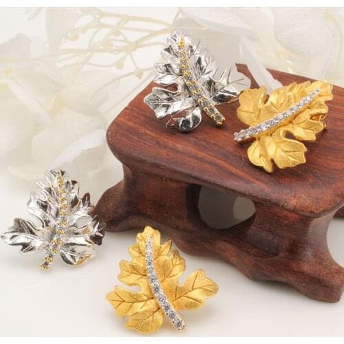 Veryins Stud Earrings