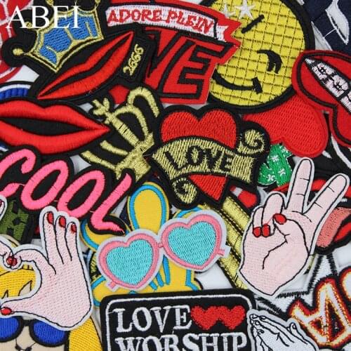 30pcs/lot Mix Embroidered Cartoon Patches Quality Fashion Iron On Jeans Stickers DIY Garment Appliques Sew Apparel Coats Badge