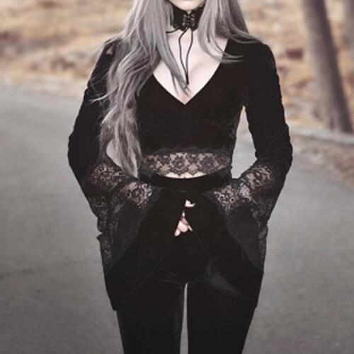 Black Gothic Woman Short T-shirt Splicing Punk Fall Tshirt Rock Crop Goth Basic Top 2020 Lady Deep V Neck Sexy Flare Sleeve Lace