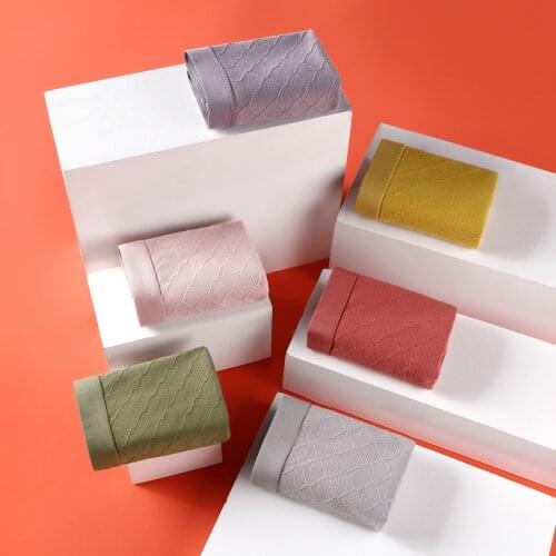 The New Jaunch Triangle Womens Underwear Are All Size Red Mid-waist Lace Solid Color Cotton Spot Womens Underwear Distribution