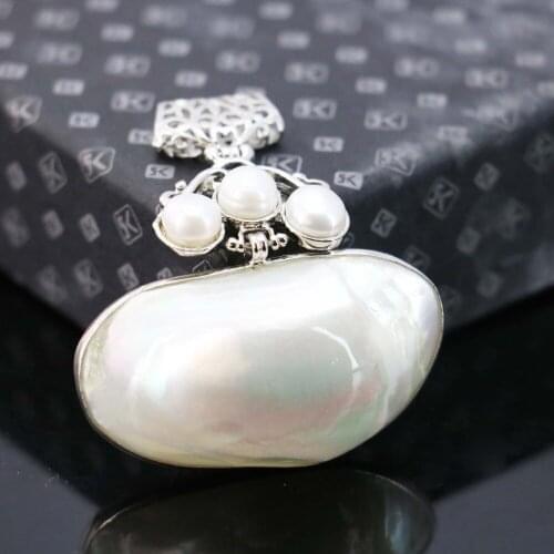 L009 New marine natural white shell abalone shell pearl pendant,Fit fashion female necklace DIY making wholesale
