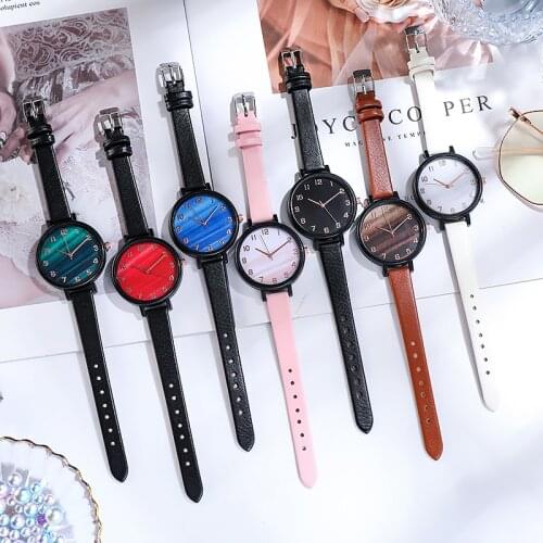 2021 New Fashion Womens Casual Quartz Leather Band Strap Watch Round Analog Clock Wrist Watches Sports Watch Designer Watches