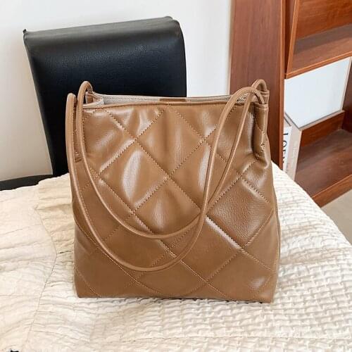 Big Tote Bag Pu Leather Lingge Shoulder Bag For Women Designer Handbags And Purse Shopping Bag High Capacity Retro Bucket Bag
