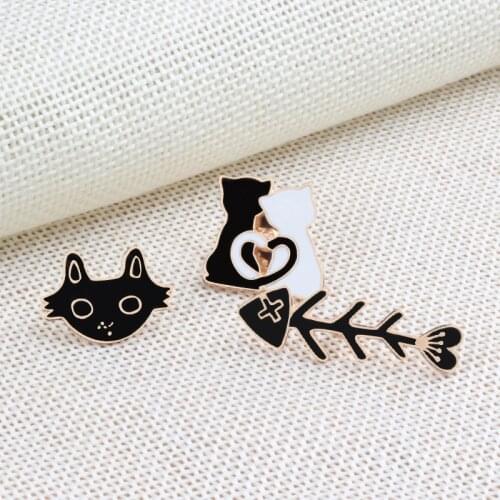 Funny Cartoon Brooch Cute Black White Cat Back Fish Bone Button Pin Badge Women Kids Jackets Backpack Bag Enamel Pin Accessories