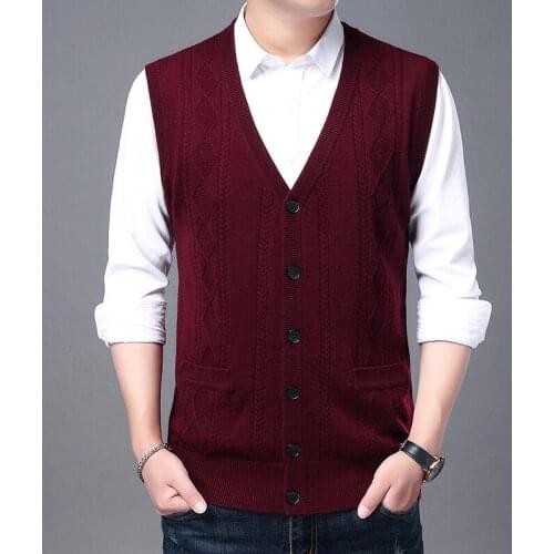 2021 New High Quality Autum Winter Cool Fashion Brand Knit V Neck Sweater Vest Korean Cable Knit Men Woolen Casual Mens Clothing