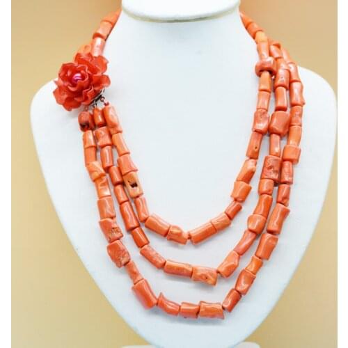 Clam Tears Chokers On The Neck