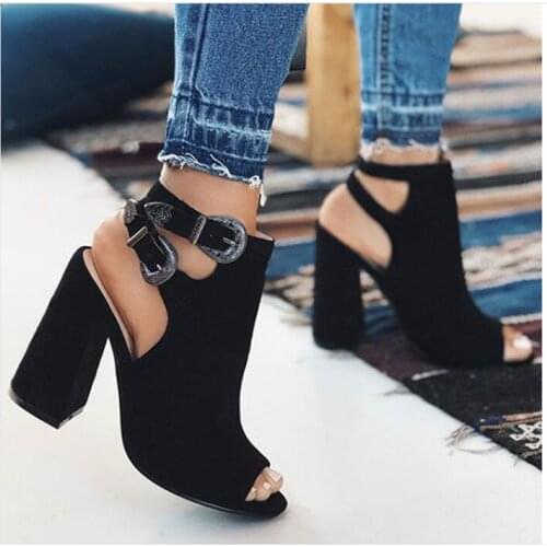 2021 European and American New Snake Pattern Roman Shoes with Metal Buckle Hollow Thick Heel High Heel Womens Sexy Sandals