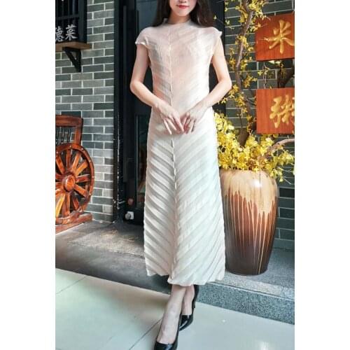 HOT SELLING NEW Style fashion fold in the womens long pure color dress o-neck short sleeve dress IN STOCK