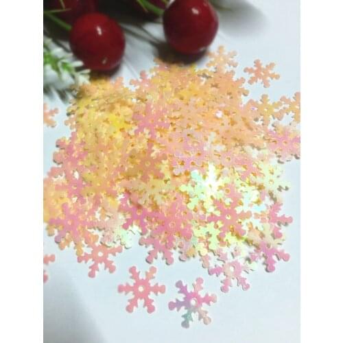 1100pcs 13mm Snowflake PVC Sequins With 1 Center Hole Christmas Gift DIY Clothes Navidad Ornaments For Crafts Beige AB Snow