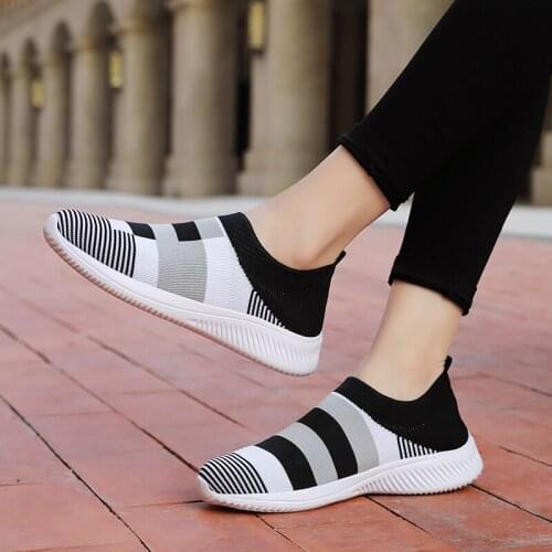 Socks Sneakers Woman Shoes Summer Lightweight Sport Shoes Breathable Air Mesh Beautiful Women Zapatos Mujer Running Shoes