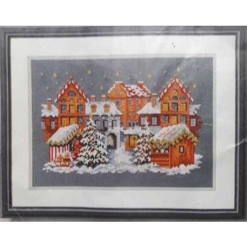 Gold Collection Beautiful Counted Cross Stitch Kit City in Winter Village House Holiday Comes Christmas