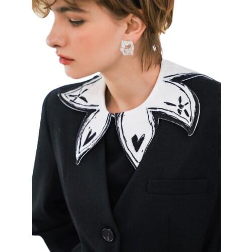 Biiutefou Original Design Women Artistic Hand Drawn Illustration Black and White Printing Collar