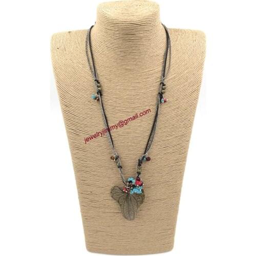 2017 New personalized handmade popular jewelry supplier leaf pendents unique boho vintage pendant Necklaces for women