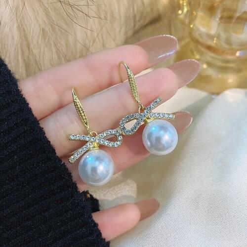 2021New Trendy Golden Metal Pearl Bow Dangle Earring For Women Fashion Ladys Charm Drop Earrings Party Classic Pendant Jewelry