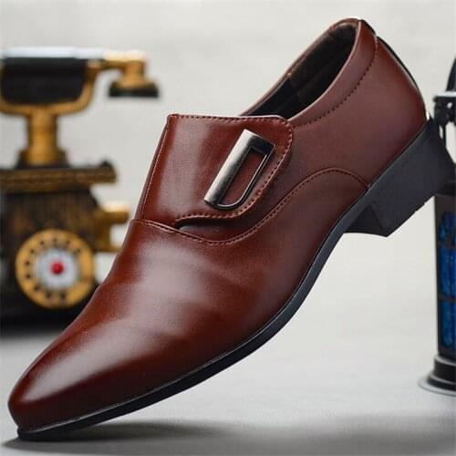 Classic fashion 2021 new mens business dress pointed wild casual lazy breathable mens shoes