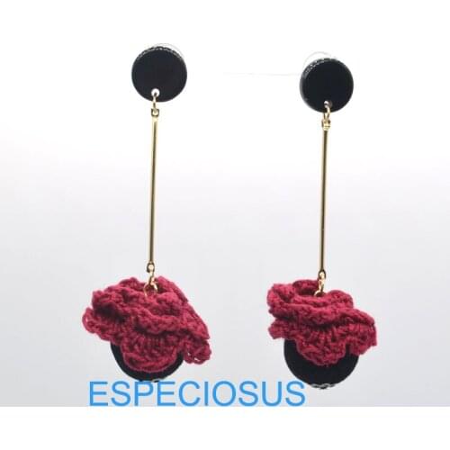 New Ear Stud PomPom Hair Pompom Black Color Wool Ball Gold Color Earring Fashion Long Romantic Earring Tassels Girls Jewelry