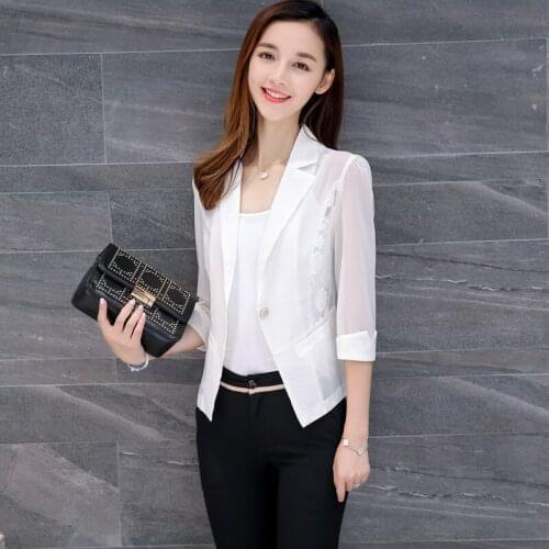 Small suit female jacket fashion short paragraph 2019 spring new style temperament commute OL seven-point sleeve suit shirt