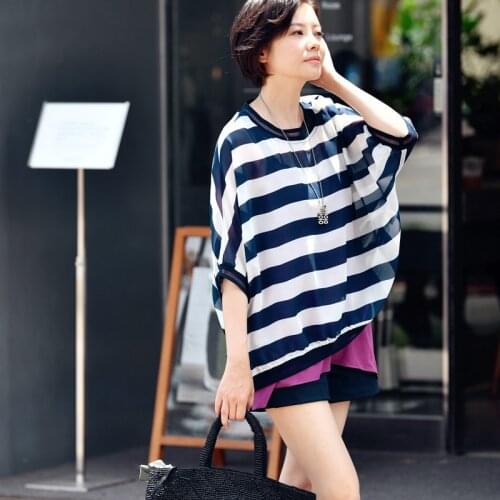MICOCO X1569C Literary and artistic contracted temperament pure and fresh blue white stripe loose bat sleeve chiffon shirt