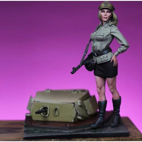 1/24 Assembly Resin Figure Kit Female Officer