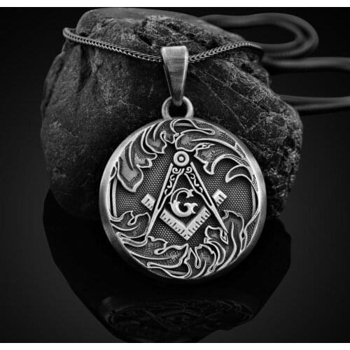Hot sale round pendant necklace mens retro sweater chain European and American pendant accessories