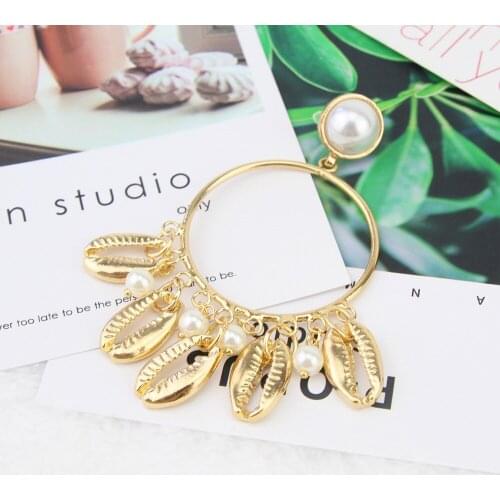 TOUCHEART Fashion Gold Color Metal Shell Earrings For Women Jewelry Statement Earrings Charm Love Pearl Stud Earrings SER190085