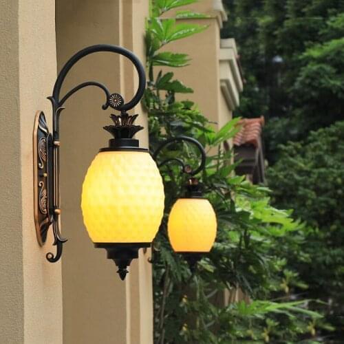 Outdoor waterproof wall lamp personality pineapple garden balcony exterior wall lamp creative outdoor villa exterior wall lamp