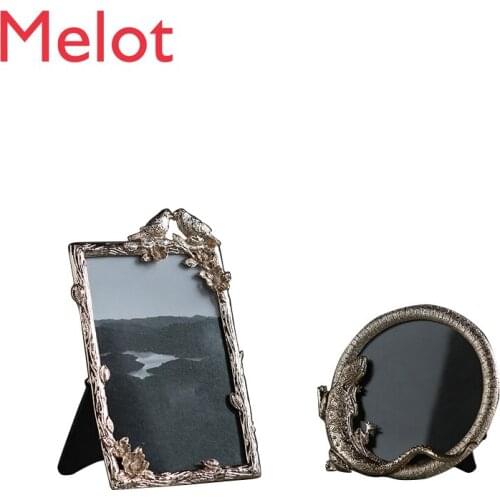 Nordic Mild Luxury Retro Golden Creative 6-Inch Wall Hanging and Table Decoration Photo Frame Decoration Master Handmade Lucky