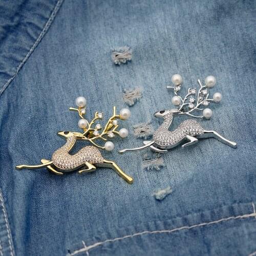 Cute Running Deer Brooch Pins Luxury Rhinestone Crystal Animals Brooches for Women Elk Pins Female Jewelry Broche Femme Bijoux