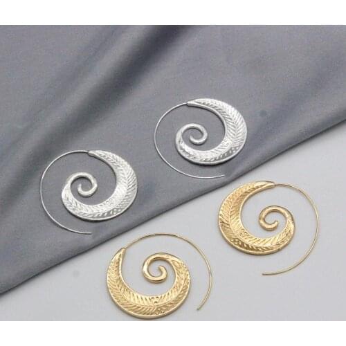 Europe and the United States the new jewelry fashion personality round stud earrings spiral leaf earrings vortex earrings