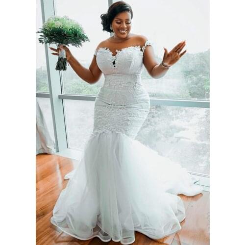 Plus Size Mermaid Wedding Dresses Bridal Gowns Sheer Jewel Neck Cap Sleeve Lace Appliqued Robe de mariée