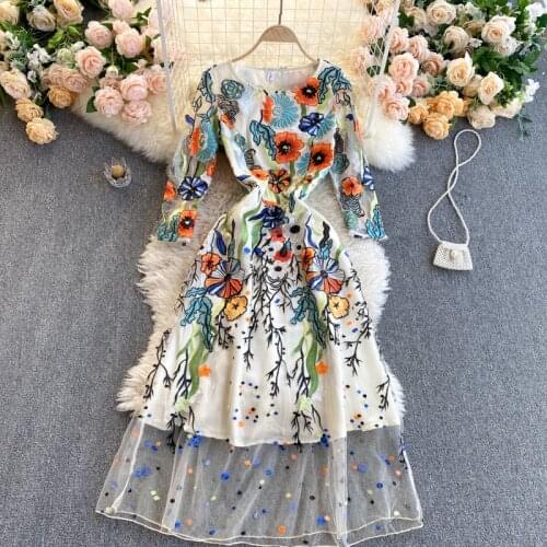 Womens Spring Summer Runway Fashion Vintage Floral Embroidery Mesh Dress Female Travel Chic Party Dress TB1436