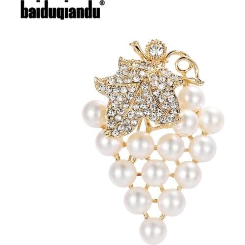 Baiduqiandu 2020 New Arrival Imitation Pearl Grape Brooch Pins in Gold Color Plated