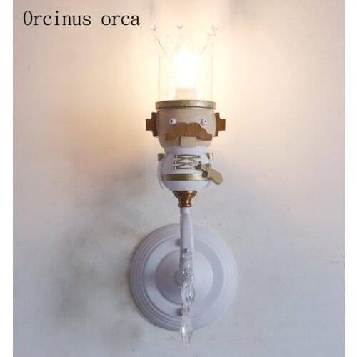 Cartoon creative King resin wall lamp corridor Boy Girl Bedroom bedside lamp Nordic garden doll wall lamp free shipping
