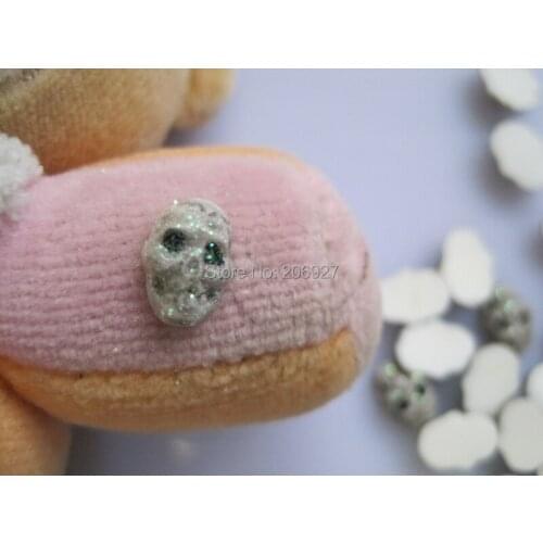 RC175-6 30pcs Cute Halloween Skull Shape Nail Resin Decoration Outlooking