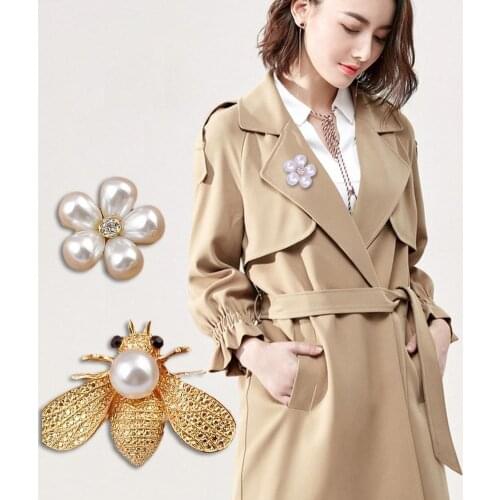 2021 Fashion Bee Magnet Brooch Crystal Pearl Rhinestone Brooches For Women Scarf Shirt Corsage Luxulry Jewelry Accessories