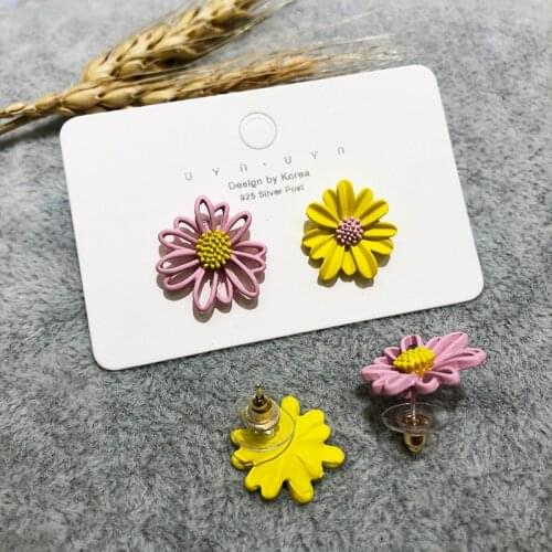New Trendy Candy Color Flower Daisy Stud Earrings Cute Asymmetric Korean Earrings Fashion Jewelry Bulk kolczyki