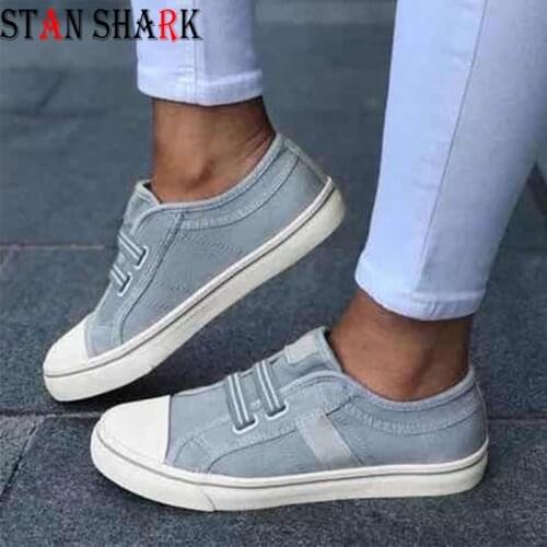 New Spring/Autumn Women Flat Canvas Slip On Sneakers Casual Cloth Vulcanized Shoes Comfort Platform Female Footwear Plus size
