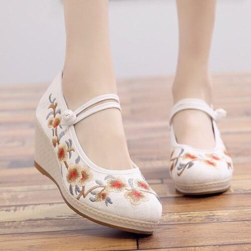 Retro Chinese style Heavy-Bottomed Cheongsam embroidery Light-colored embroidered clothing shoes cos Lolita loli Victoria Kawa