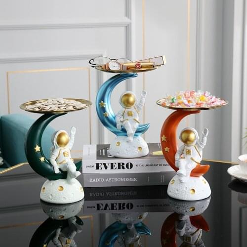 New Astronaut Storage Tray Creative Cosmonaut Figurines Home Decoration Accessories Modern Living Room Desktop Resin Ornaments