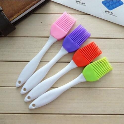 18.1cm Silicone Brush Baking BBQ Oil Brushes Barbeque Tools for Kitchen Food Basting Brushes with Grill Brush with Soy Sauce