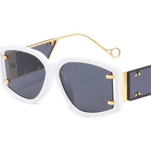 Fashion Oversize Gradient Sunglasses For Women Vintage Alloy Chain Frame Rivet Square Sun Glasses Female Elegant Shades Eyewear