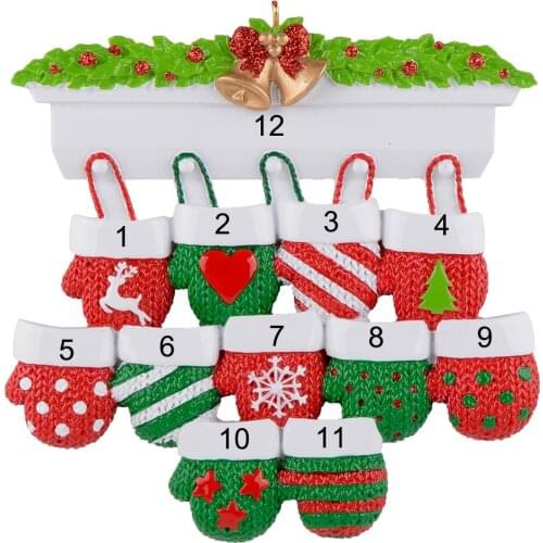 Mantel Gloves Family of 11 Polyresin Personalized Christmas Ornaments Hand Painted Textured Figurine For Gifts Home Decoration