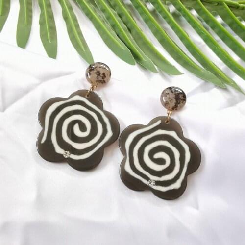 Jewelry A13 new texture irregular spiral pattern resin mesh red fashionable Earrings