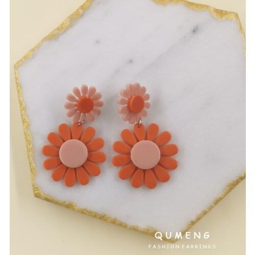 QUMENG 2021 Korea Fashion Vintage Little Fresh Daisy Acrylic Flower Long Tassel Drop Earring For Women Sweet Girl Party Jewelry