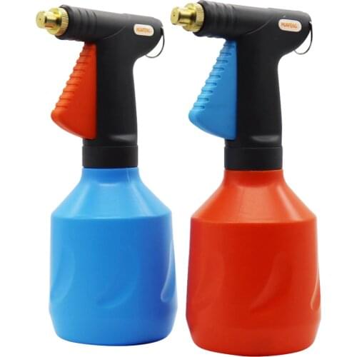 1Pc 680ML plastic Trigger sprayer Adjustable Copper nozzle Manual spray bottle Hand Pressure Air Compression Home Garden sprayer