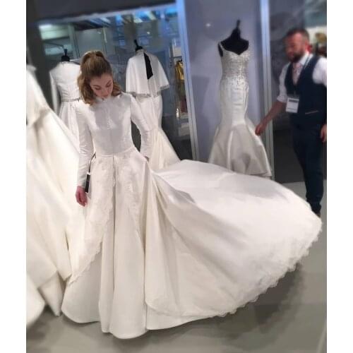 Modest Muslim Wedding Dresses With Long Sleeves High Neck Lace Applique Princess Hijab Church Arabic Bridal Dress with Pocket